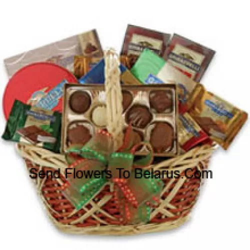 Middelgrote Mand Met Assortiment Chocolaatjes