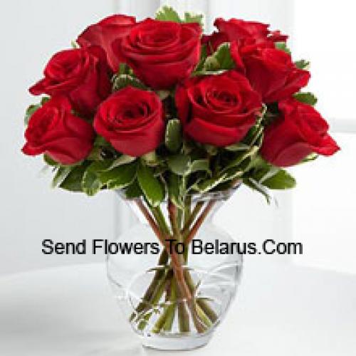 9 Jolies Roses Rouges dans un Vase