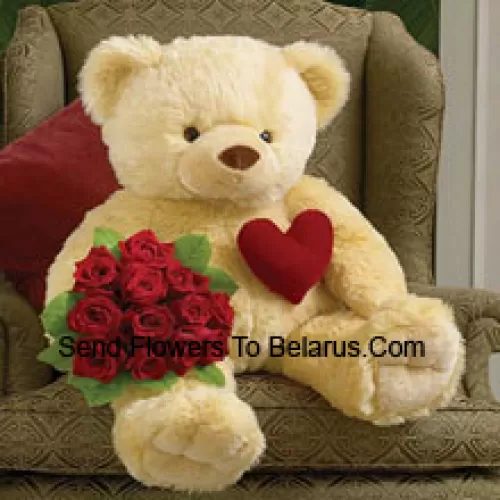 Um buquê de 11 rosas vermelhas com um urso de pelúcia de 32 polegadas de altura (Por favor, note que reservamos o direito de substituir o urso de pelúcia por um de igual valor e tamanho, caso não esteja disponível o mesmo. Estoque limitado. Ao substituir o produto, garantiremos que a mesma exclusividade seja mantida)