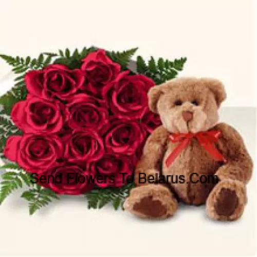 Bouquet aus 11 roten Rosen mit einem niedlichen braunen 8-Zoll-Teddybär